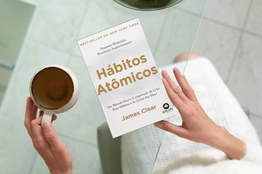 Capa do Livro Hábitos Atômicos - de James Clear